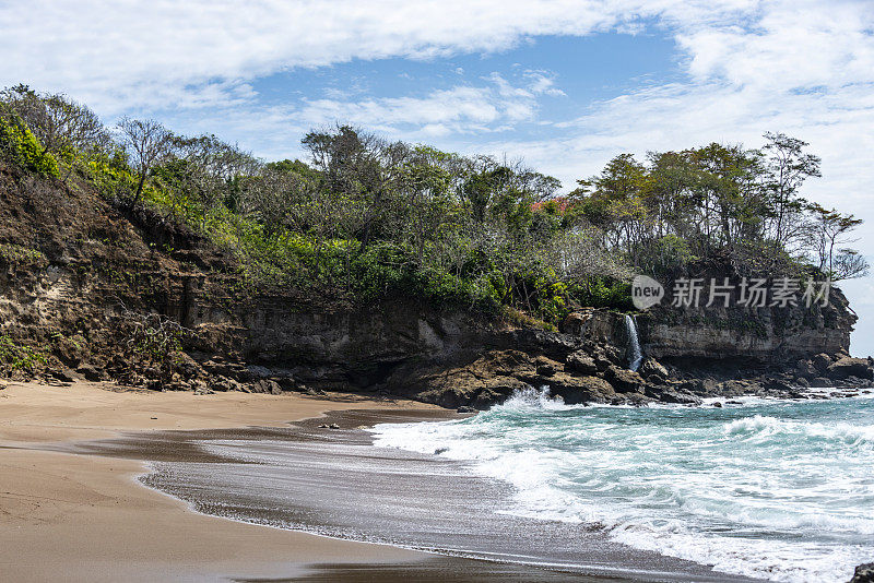 El Chorro瀑布:哥斯达黎加落水的瀑布